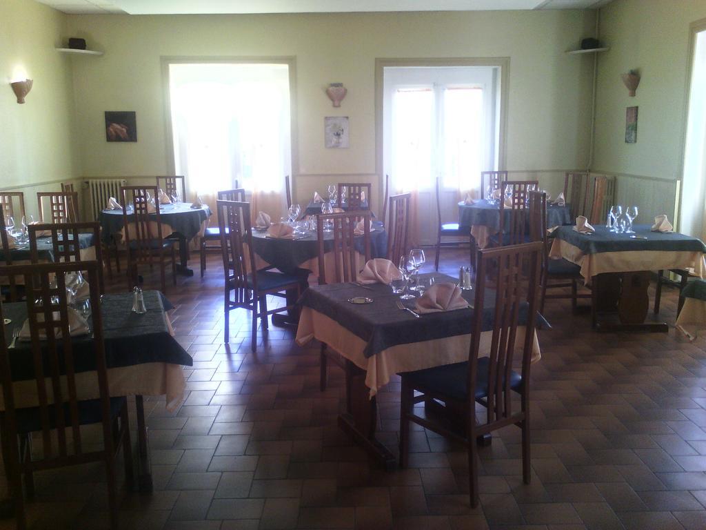 Logis Hotel Des Voyageurs Restaurant La Bonne Tabl'Hay Livron-sur-Drôme Zewnętrze zdjęcie