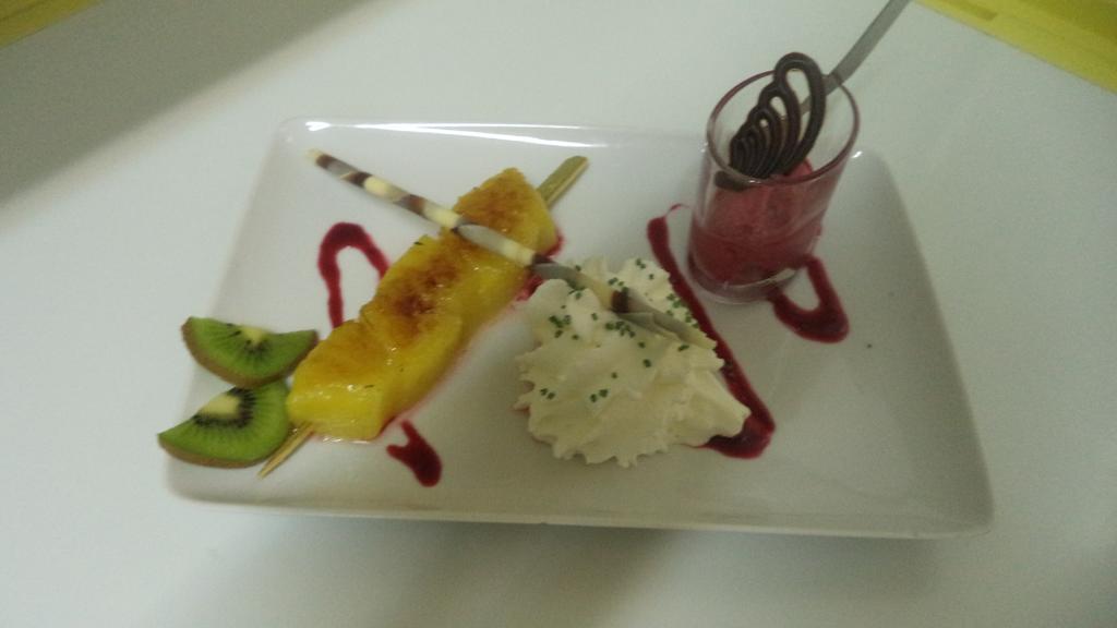 Logis Hotel Des Voyageurs Restaurant La Bonne Tabl'Hay Livron-sur-Drôme Zewnętrze zdjęcie