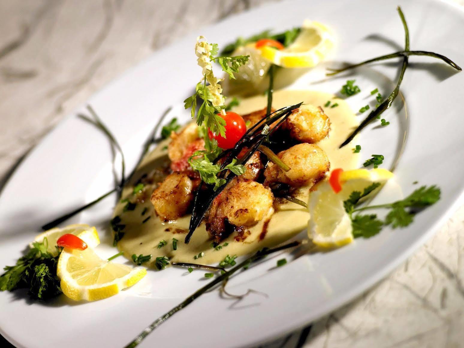 Logis Hotel Des Voyageurs Restaurant La Bonne Tabl'Hay Livron-sur-Drôme Zewnętrze zdjęcie